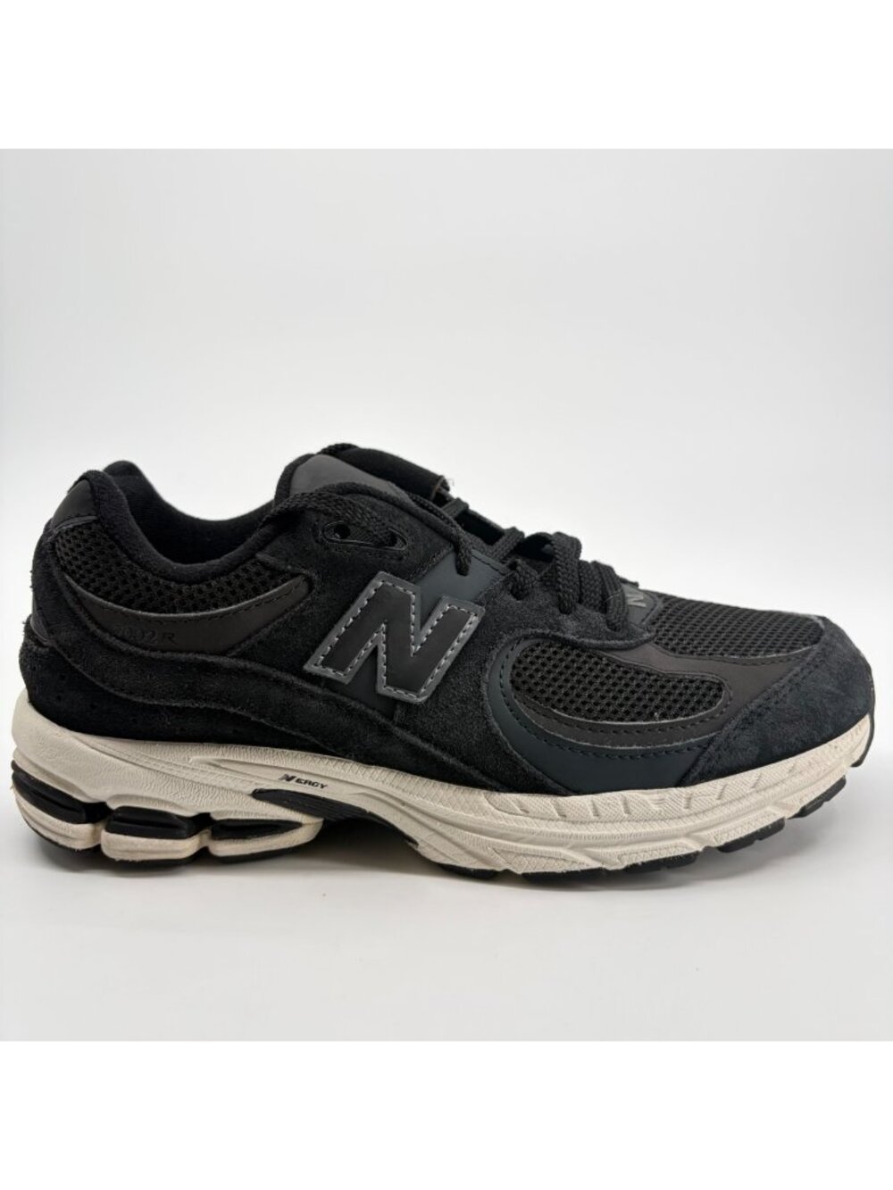 New Balance 2002R Boys Size 5Y Black Athletic Running Walking Shoes Sneakers